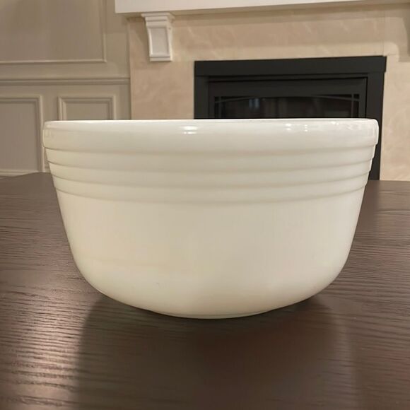 Vintage Pyrex White Milk Glass #6 Mixer Bowl Ribbed 8.5” Diameter Opal Ware - Picture 1 of 7